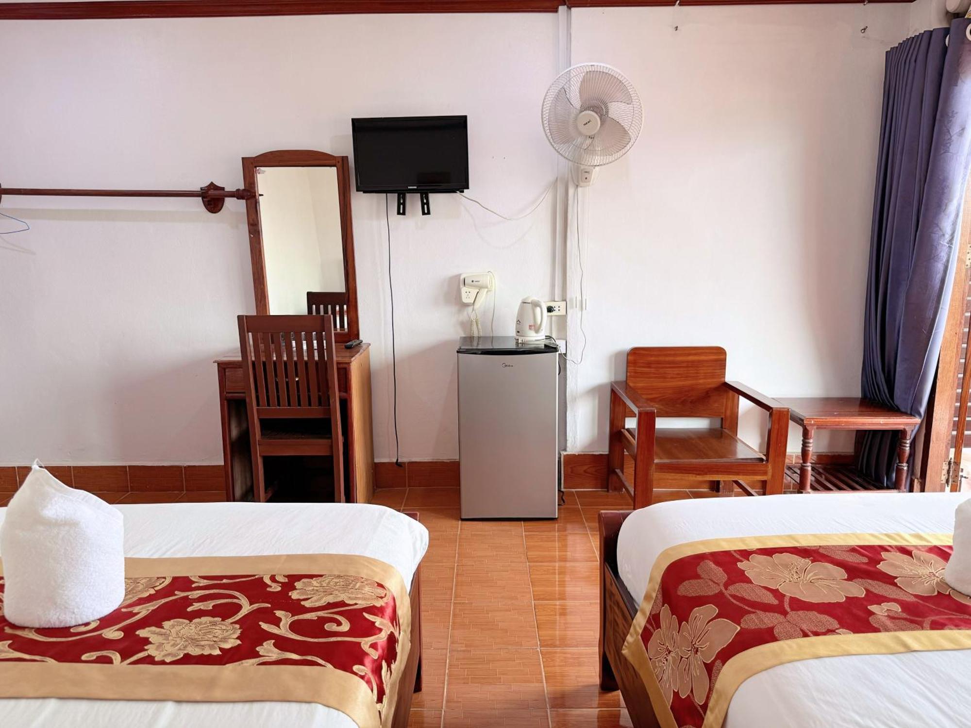 Vangvieng Sisavang Mountain View Hotel Vang Vieng Exterior foto